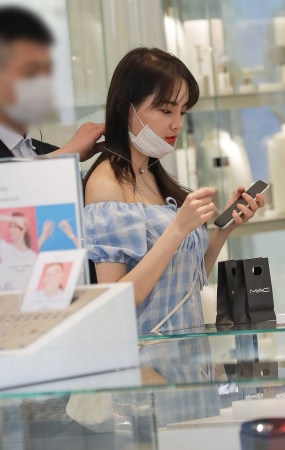 高跟美腿小姐姐