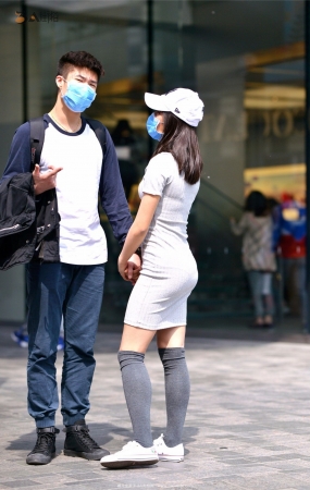 紧抱裙显美臀-14P