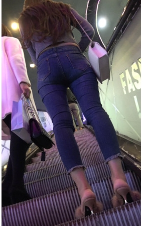 两组牛仔裤MM