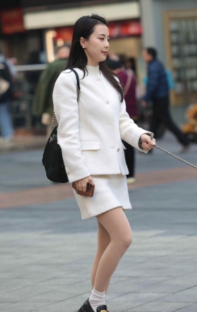 肉丝街拍少妇
