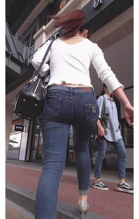 牛仔紧身裤妹子