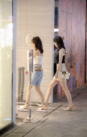 黑amp白 性感吊带闺蜜-11P