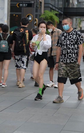 绿袜美腿小姐姐