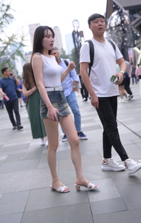 白皙美长腿