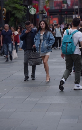 牛子长衣小姐姐