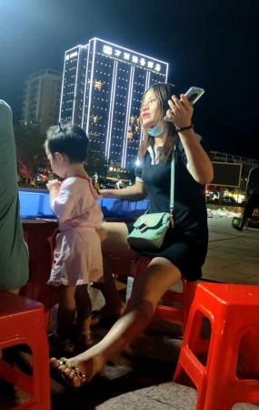极品黑色裙美人