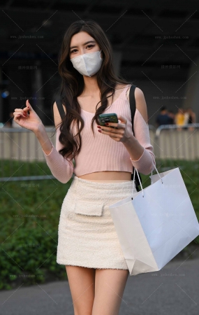 241117-76=35√美腿小姐姐 7P