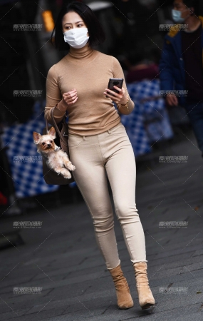 美女出现小意外