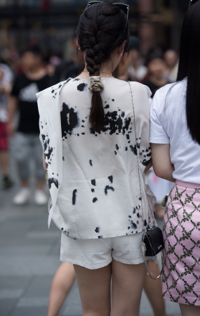 周末逛街的小姐姐