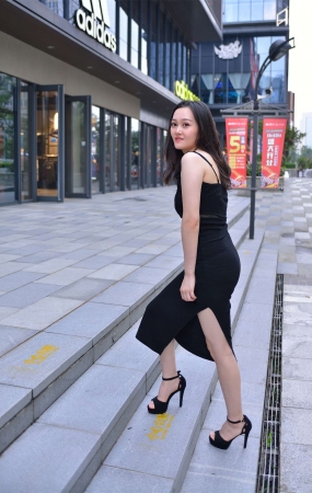 黑色知性优雅长裙