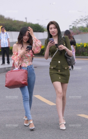 美腿VS紧牛~赞