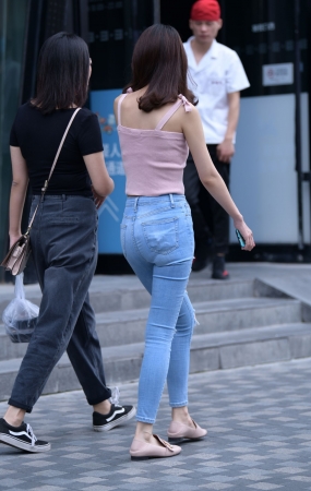 清纯牛仔女孩