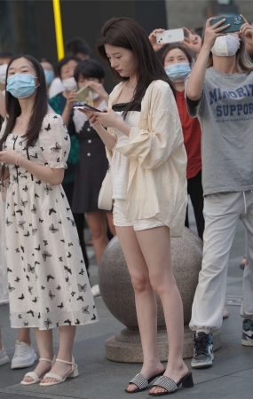 温婉甜美姑娘