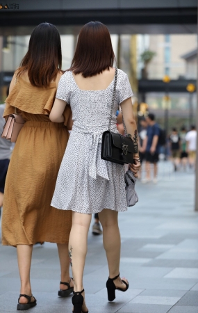 甜美的女孩，美足很棒吧！-16P