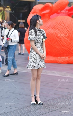 花裙长筒袜 23-05-06-55