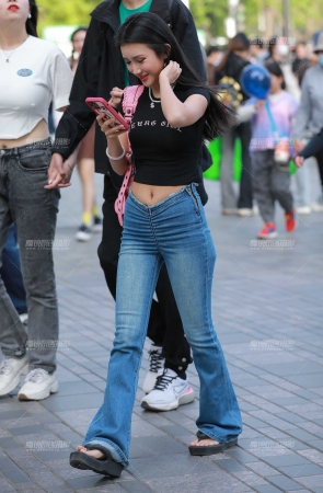 紧身裙大长腿美女-12P