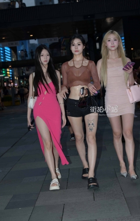 性感漂亮的热裤小姐姐