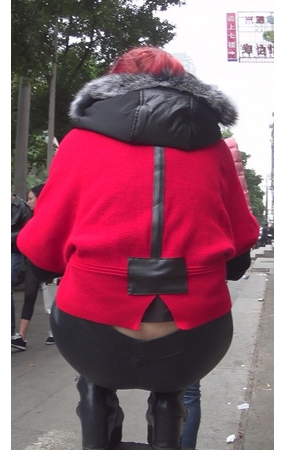 红衣皮裤妹子