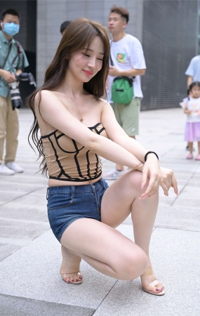 牛仔短裤魅力好身材