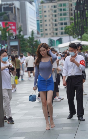 极品包臀裙大长腿小姐姐