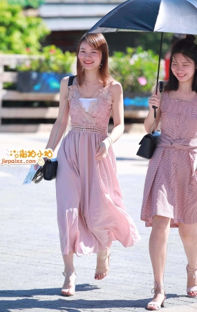 长裙甜美小姐姐