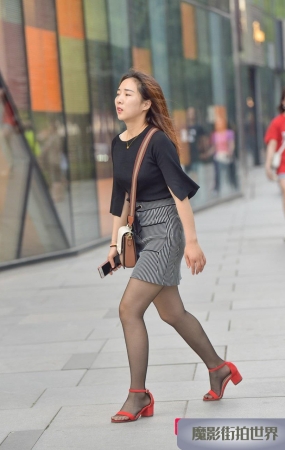 高清超薄黑丝小红鞋美女3A874[235M]