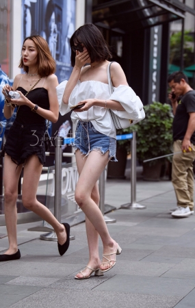 性感的裹胸大长腿美女-16P