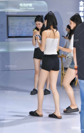 紧身热裤小妹 24-06-10-61
