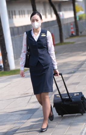 23空姐-3=55√街拍空姐小姐姐～ 12P