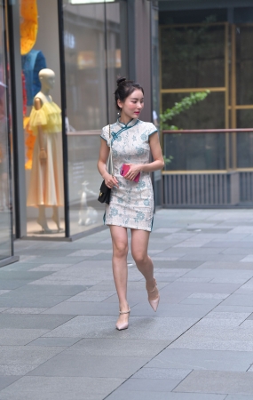 紧身旗袍风，美腿美女