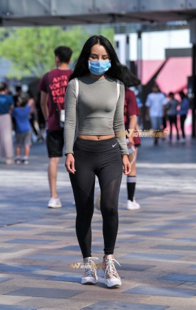 耐克紧身运动裤美女