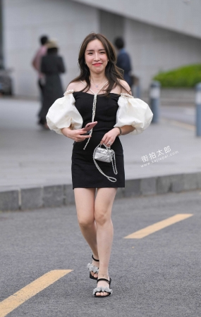 黑短裙凉高跟 21-04-19-80P
