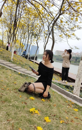 极品丸子头超薄肉丝女神