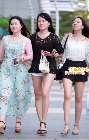 美女三人行