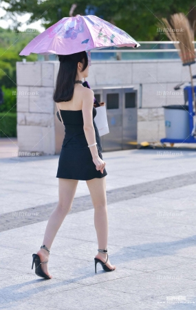 打伞黑短裙第二季 23-09-18-67