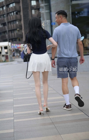 白短裙