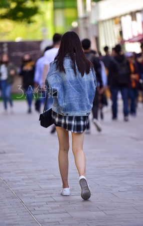 美美的热裤裸腿小妹-13P