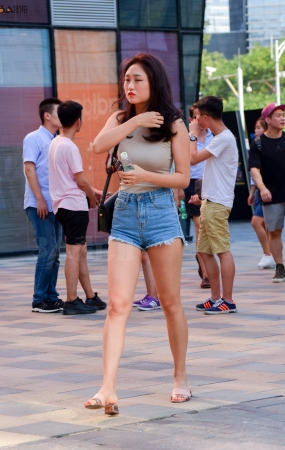 时尚性感的热裤美女-12P