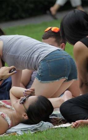 No514 四女环绕一男，挑俩重点拍摄