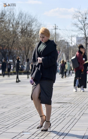 尖头高跟凉鞋长腿美裙丰腴美女-10P