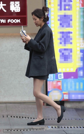 丝袜街拍少妇-14P
