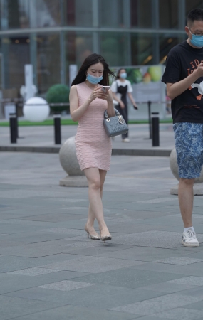 粉色小群姐姐