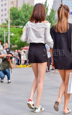 修长美腿小姐姐-11P