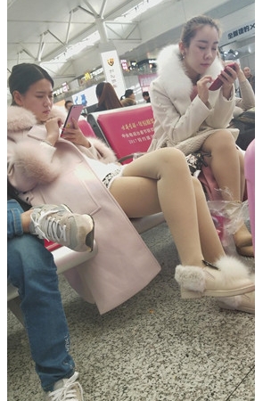 两个肉丝妹子