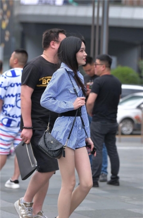 性感吊带少妇