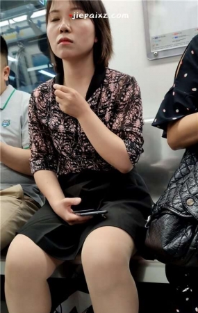 街拍丝袜少F
