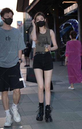 机车妹子 大长腿240312-9-80 15P