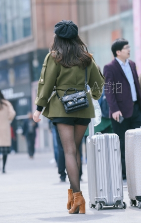 黑丝短靴美女-13P