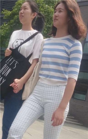 跟拍超级大肉臀美女姐妹逛街 [4.20 GB]