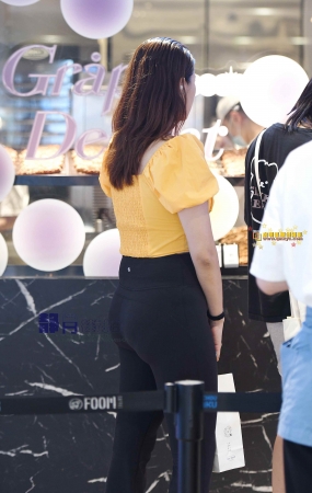 美食街少妇